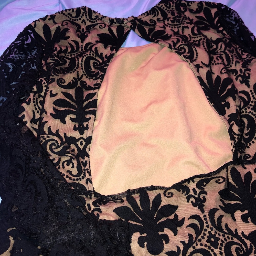Lace dress - Picture 4 of 5